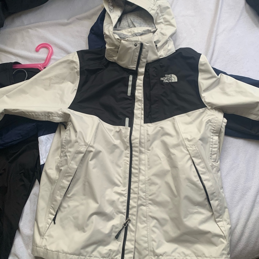 North face windbreaker coat